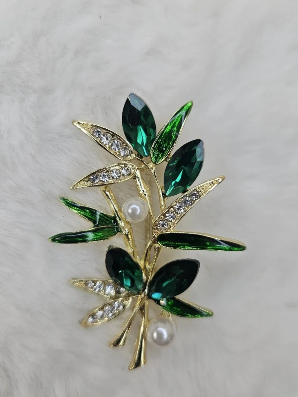 Vintage Style Gold Tone Green Crystal Leaf Brooch with Pearls
